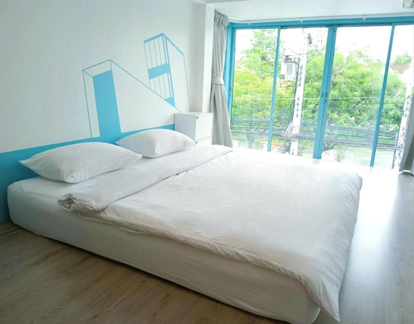 Chapter 1 Hostel Albergue
