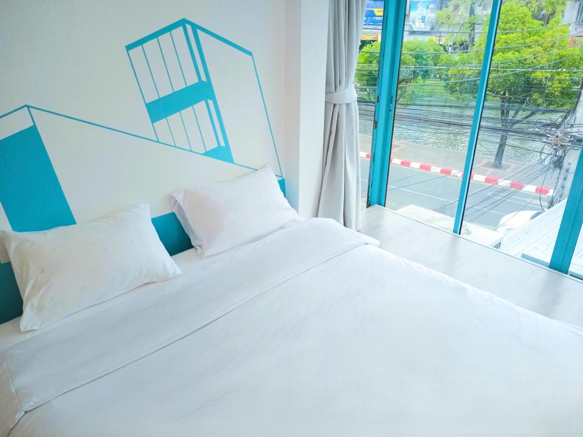Chapter 1 Hostel Albergue *